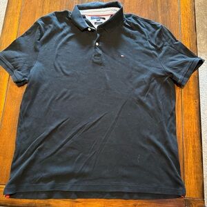 Tommy Hilfiger Men’s Navy Polo Shirt with Subtle Chest Logo